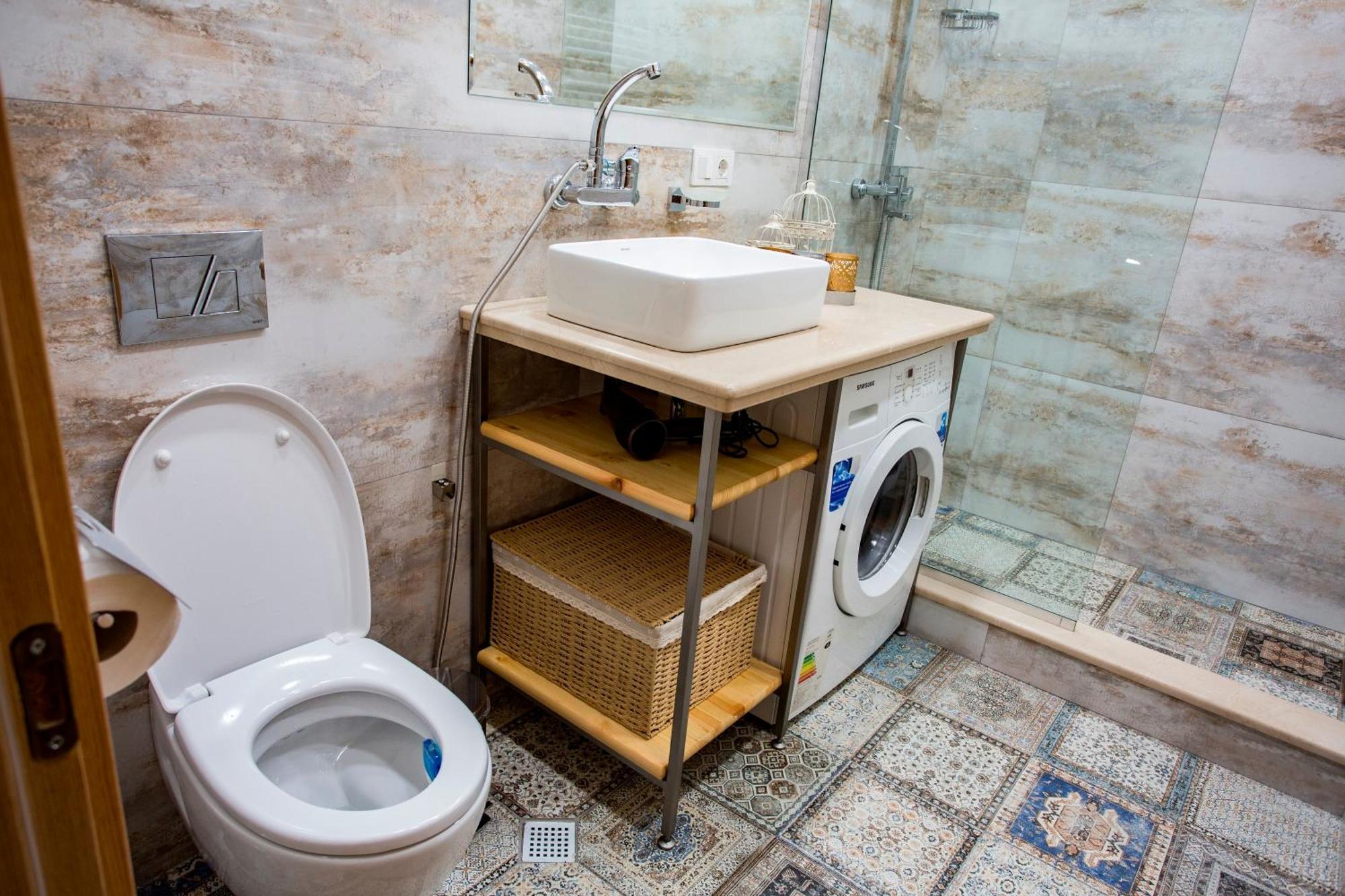 Yellow Apartment In Avlabari ティビリシ エクステリア 写真