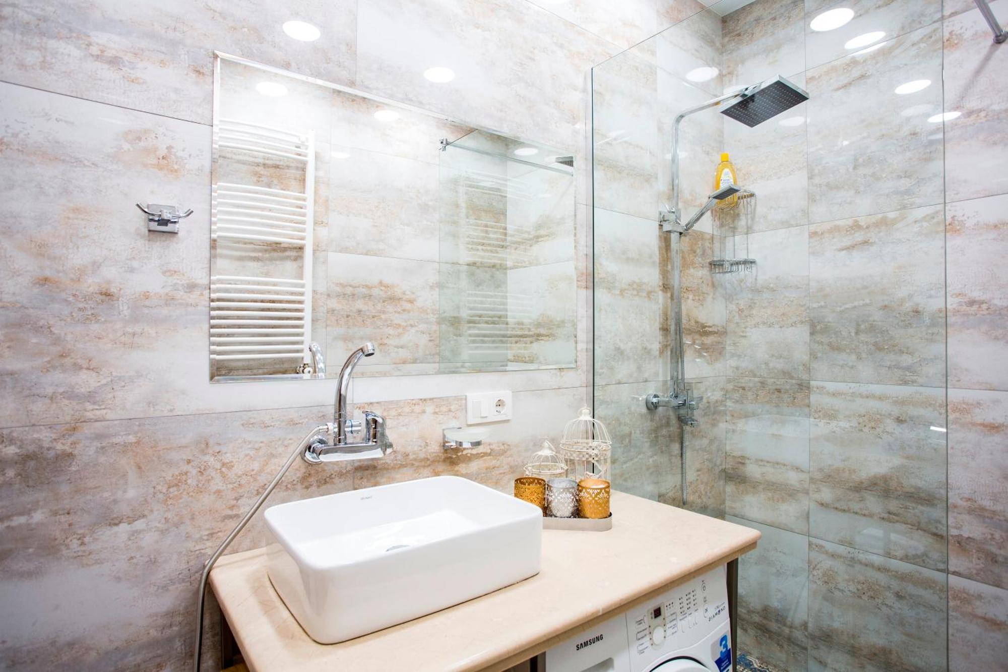 Yellow Apartment In Avlabari ティビリシ エクステリア 写真