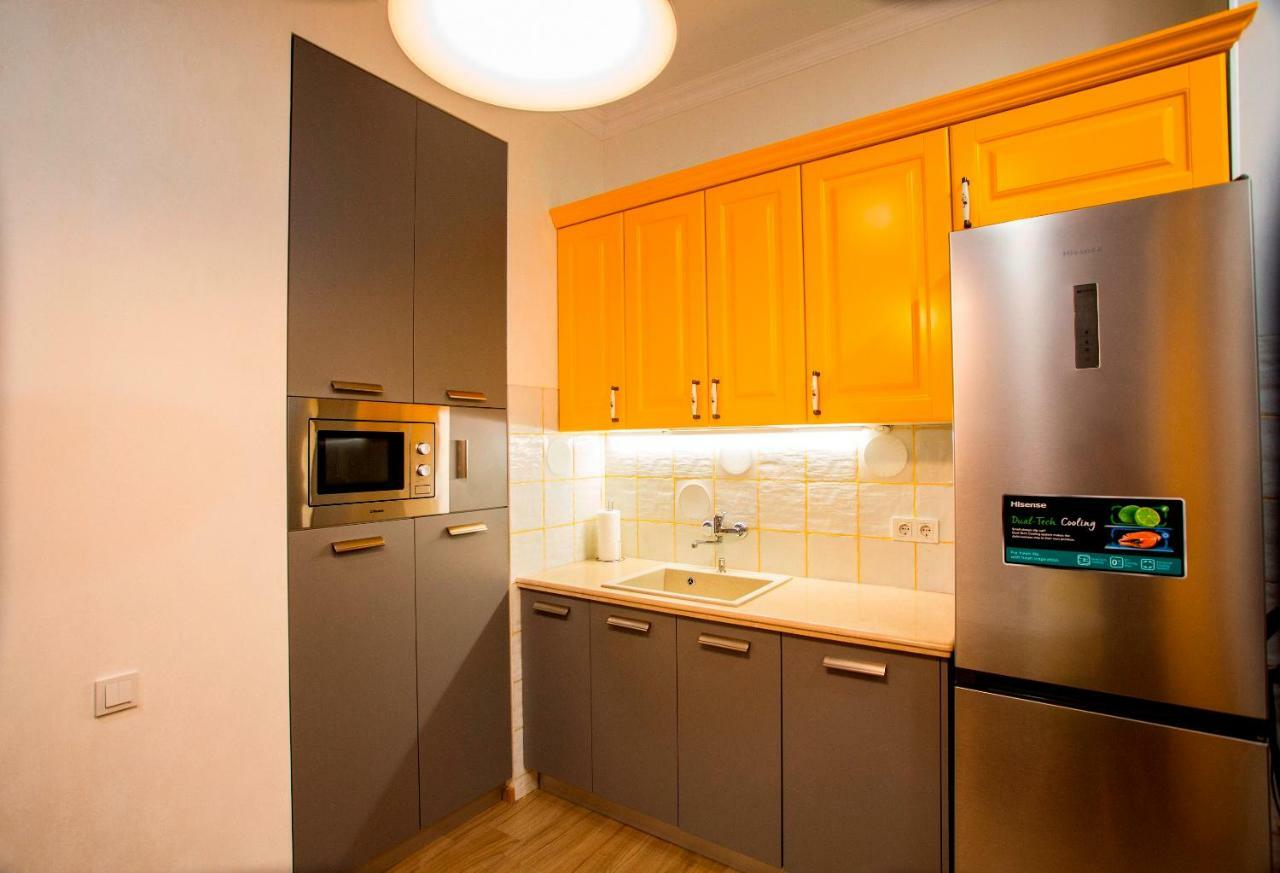 Yellow Apartment In Avlabari ティビリシ エクステリア 写真